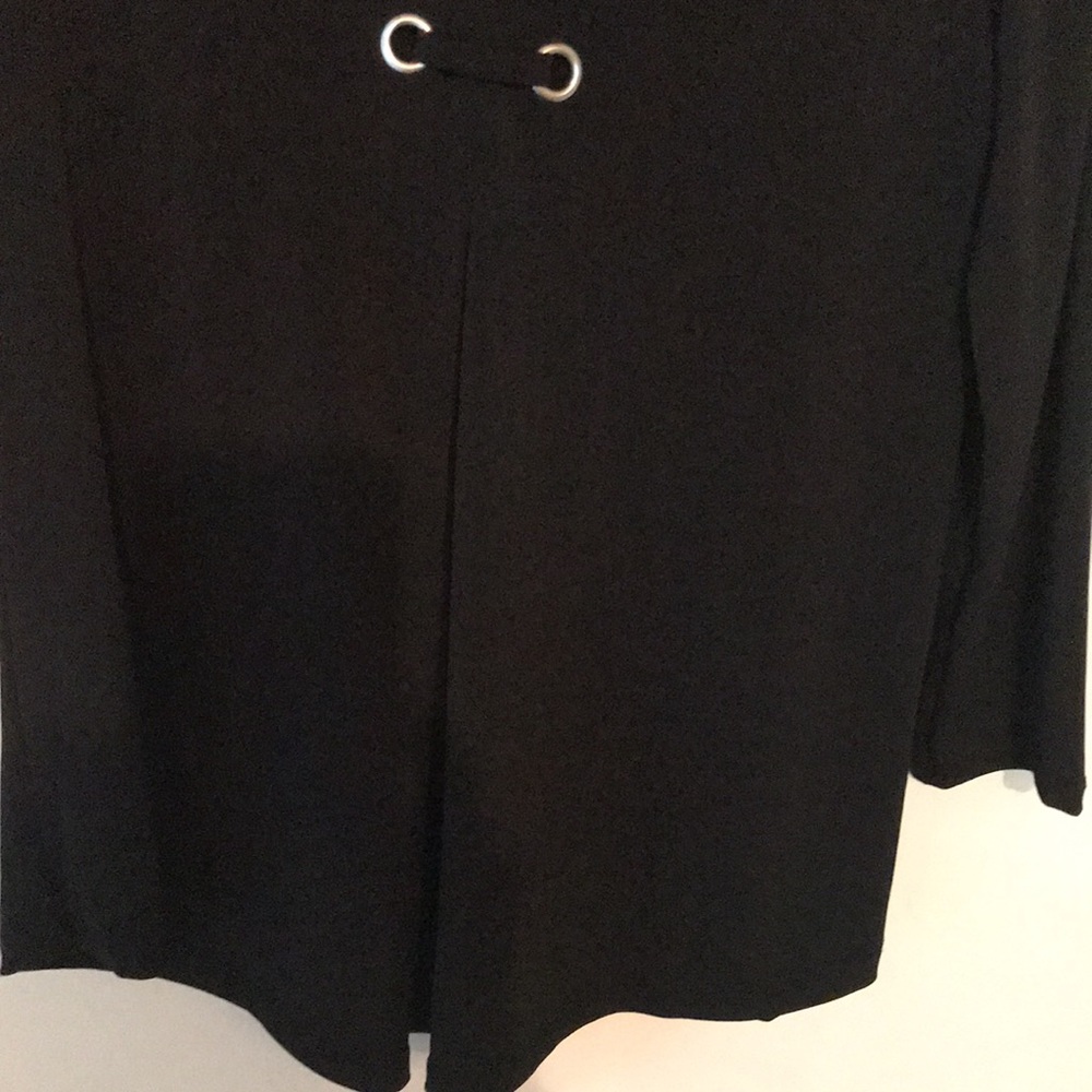 Ladies top - Picture 3 of 3